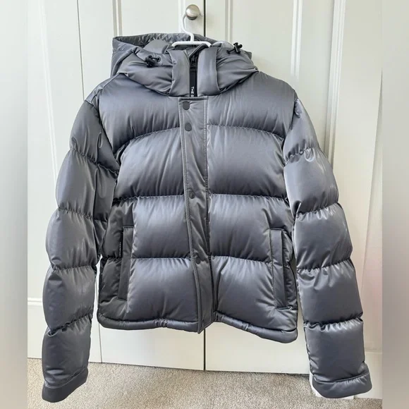 BNWOT Aritzia Super Puff Liquid Shine - Picture 3 of 8